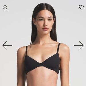 SKIMS Fits Everybody Scoop Plunge Bra